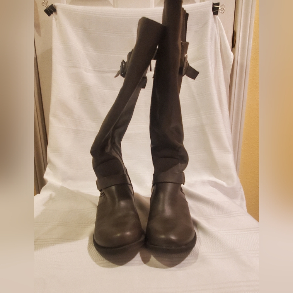 Dark Grey GbyGuess 6.5 women's boots
